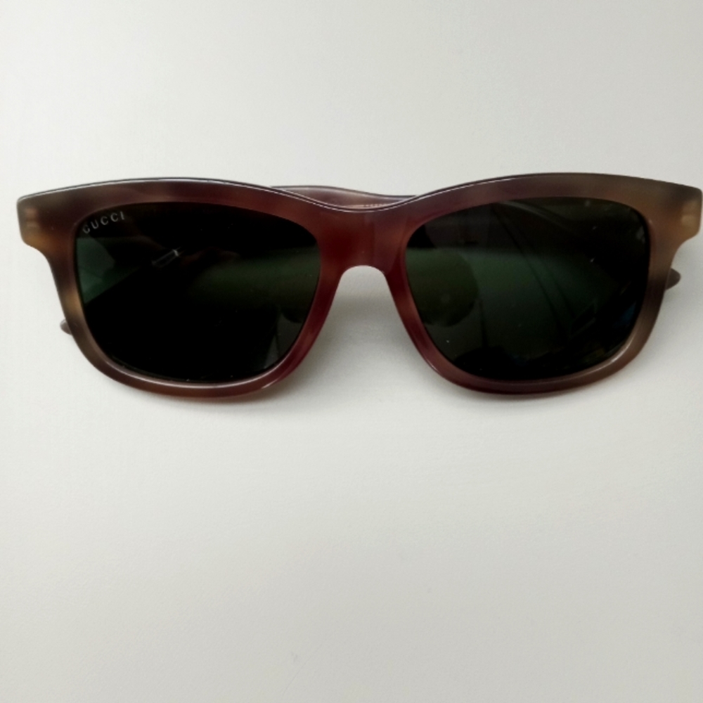 Authentic Men Gucci sunglasses pre-owned